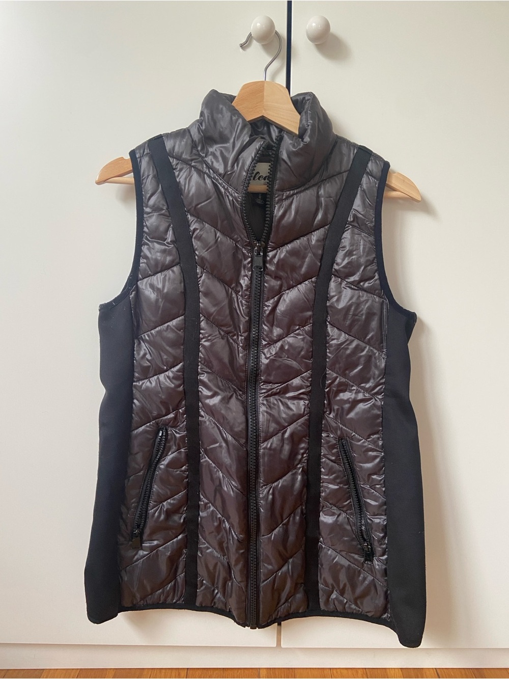 Maternity Vest Quilted w/ Stretch Panels | Size Med | Grey Silver Graphite Black